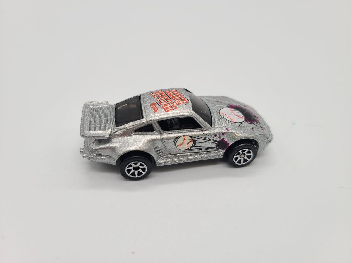 Vintage 1989 Hot Wheels Home Run 911 Porsche Silver with