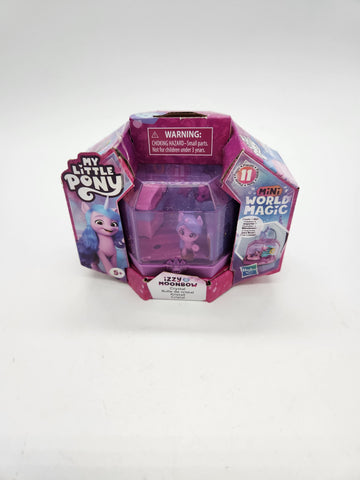 My Little Pony Mini World Magic Crystal Keychain Izzy Moonbow, Portable Playset.