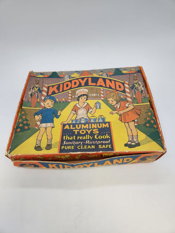 Vintage Kiddyland Aluminum Cook Set.