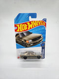 Hot Wheels 89 mercedes-benz 560 sec AMG.