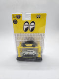 M2 Machines Auto-Lift Moon Equipped 1953 Volkswagen Beetle Deluxe 1:64 Diecast.