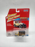Johnny Lightning Custom Woodys & Panels '31 Ford Model A Station Wagon.