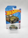 Hot Wheels 1:64 Volkswagen VW Beetle Green Woodie Compact Kings Diecast 42/250.