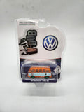 Greenlight Club V-Dub 1964 VOLKSWAGEN SAMBA BUS GULF CHASE.