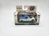 M2 Machines 1967 Ford F-100 Tow Truck Wrecker Plow White/Blue Two-Tone 1:64.