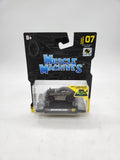 Muscle Machines 1972 Datsun 240Z Chase NEW HTF Limited Edition.