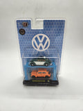 M2 Machines Auto Lifts Volkswagen 1953 Beetle Deluxe U.S.A. Model 1:64 Diecast.