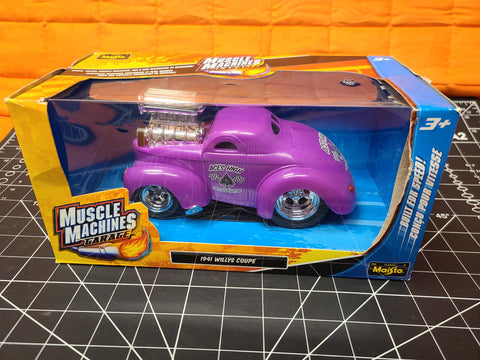 Maisto 1941 Willys Coupe Muscle Machines Garage